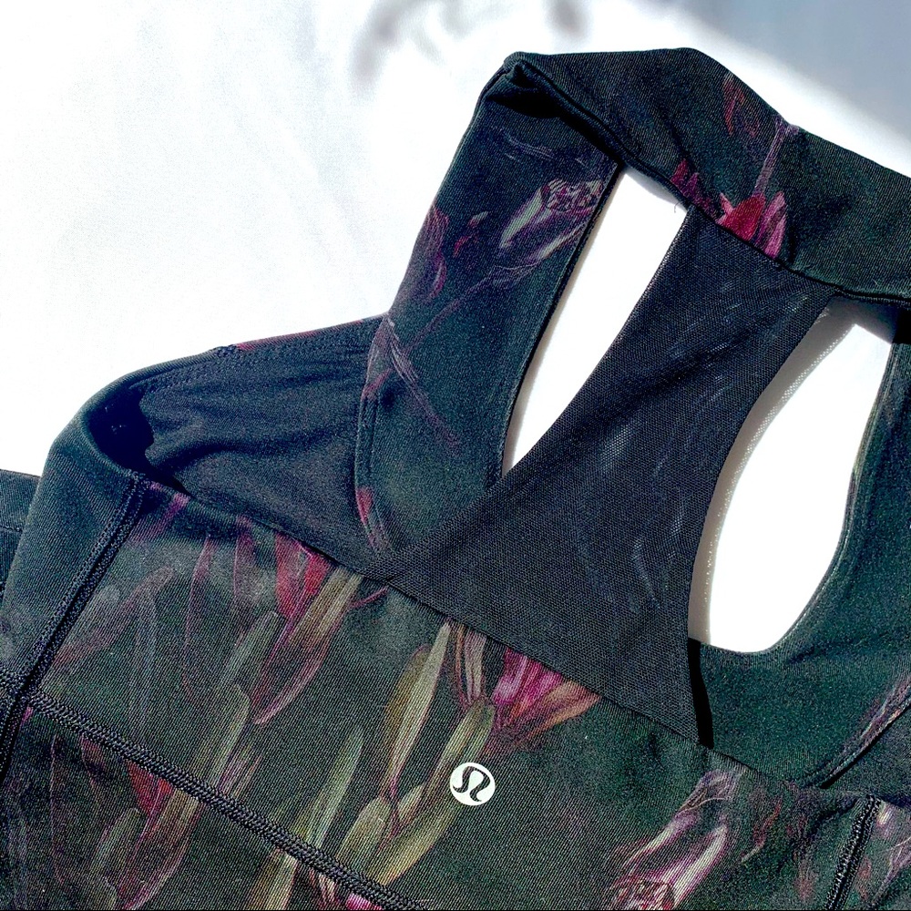 Lululemon Scoop Neck Tank in Midnight Iris/black